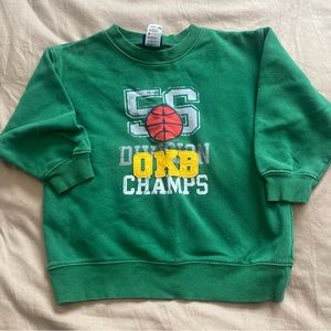 Oshkosh boys green sweatshirt